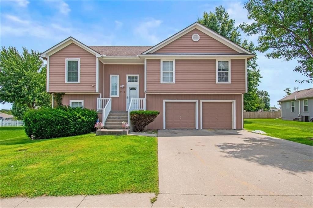 Photo of 2338 NE Overbrook Drive Blue Springs MO 64029