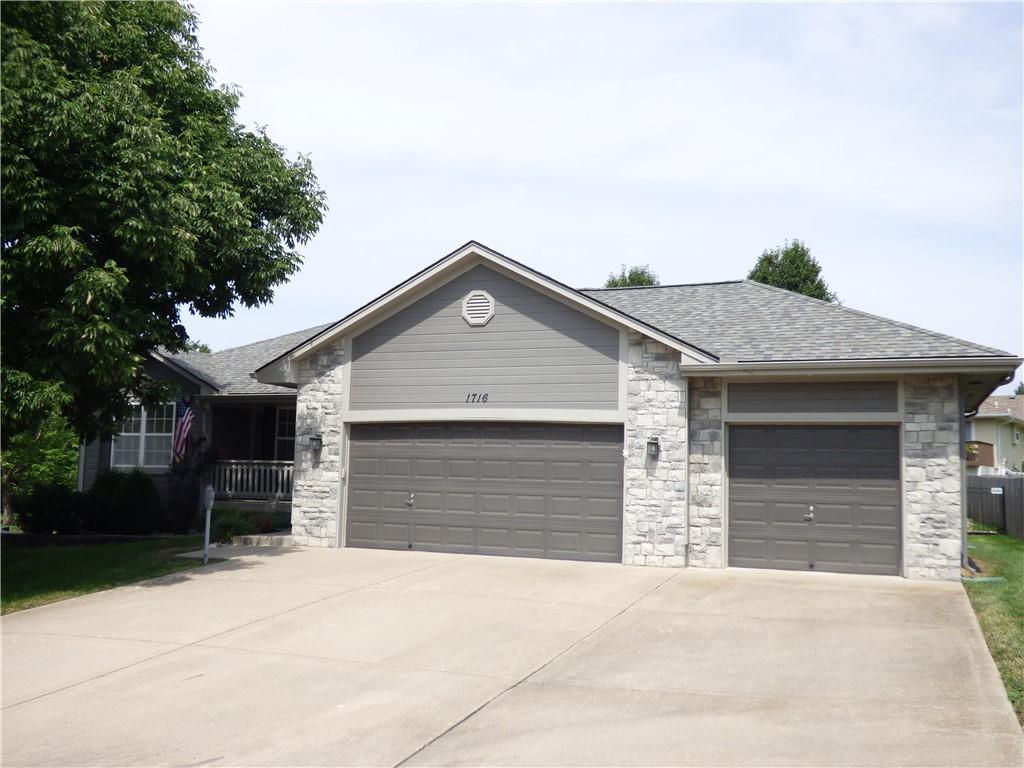 Photo of 1716 Black Bear Court Raymore MO 64083