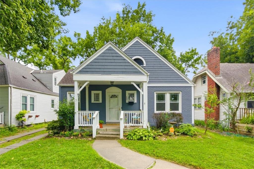 Photo of 425 E 70th Street Kansas City MO 64131