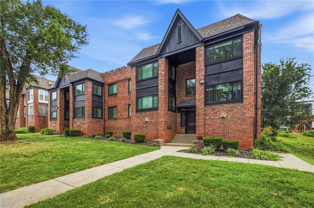 Photo of 4335 Mercier Street Kansas City MO 64111