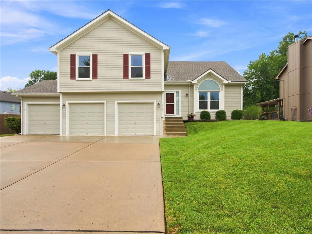 Photo of 7338 N Booth Avenue Kansas City MO 64158