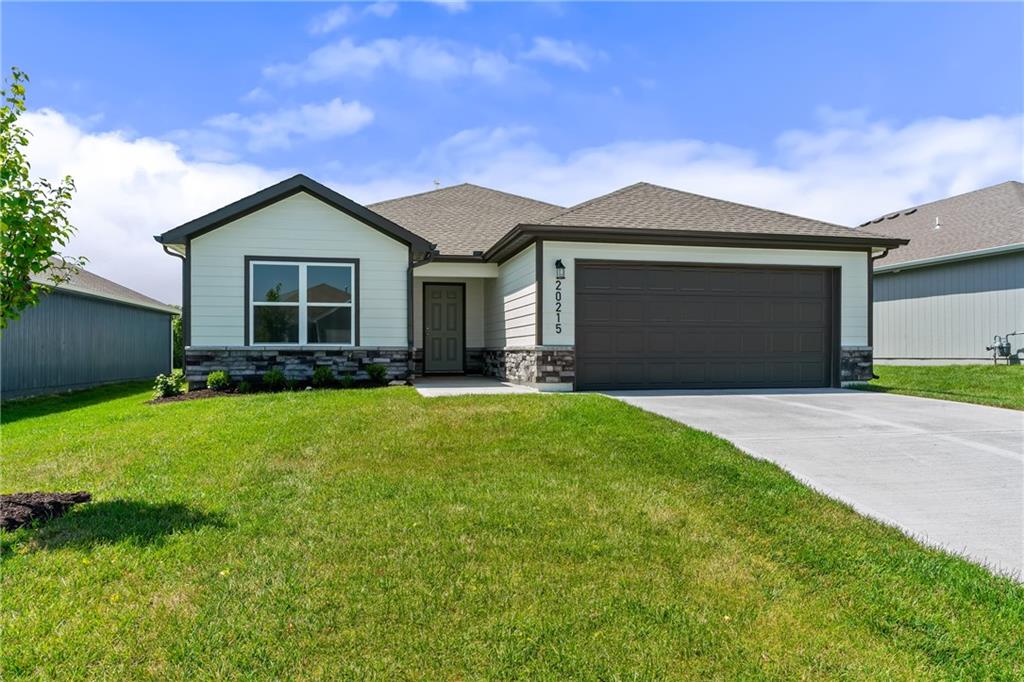Photo of 705 SW 6th Terrace Oak Grove MO 64075
