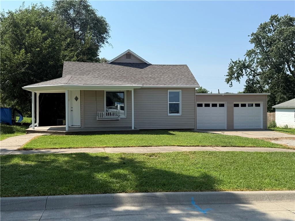Photo of 905 Miami Street Hiawatha KS 66434