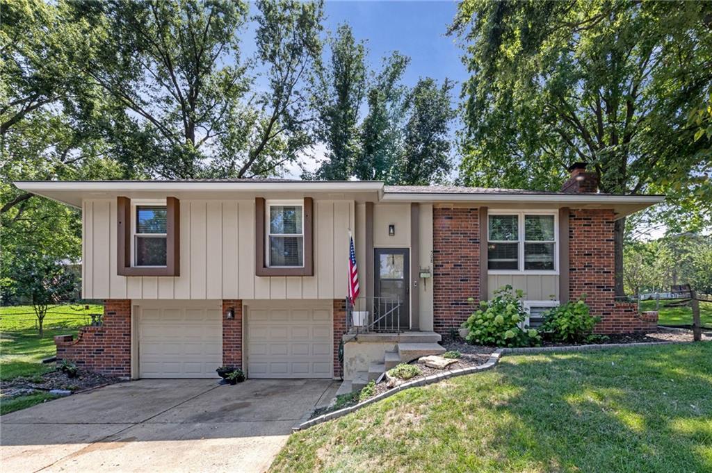 Photo of 508 NE Grant Drive Blue Springs MO 64014