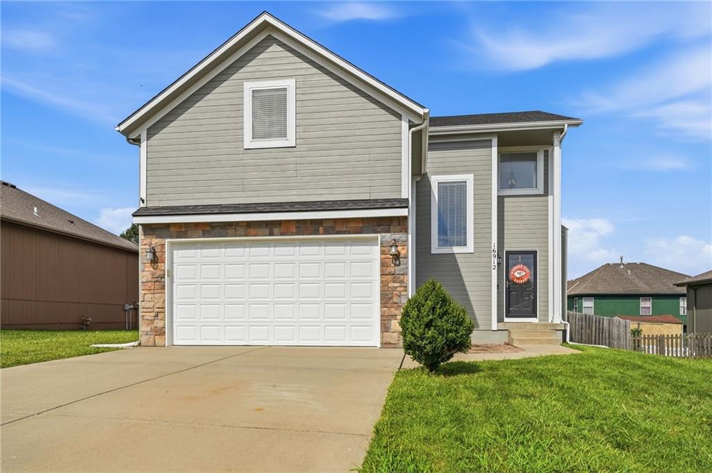 Photo of 16912 Summit Drive Belton MO 64012