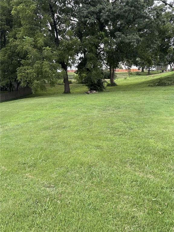 Photo of 1819 NW 50th St Street Northmoor MO 64151