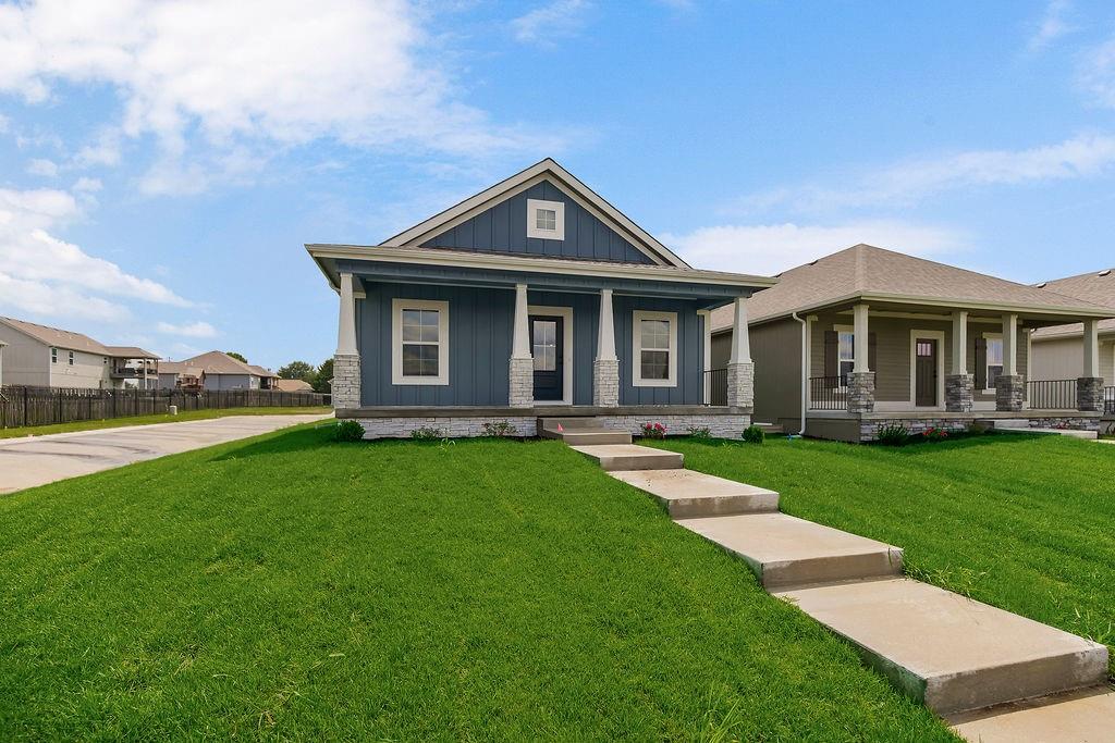 Photo of 1600 Cottonwood Creek Avenue #9 Kearney MO 64060