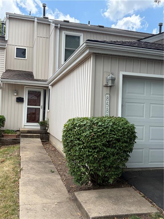 Photo of 8588 W 108th Place Overland Park KS 66210