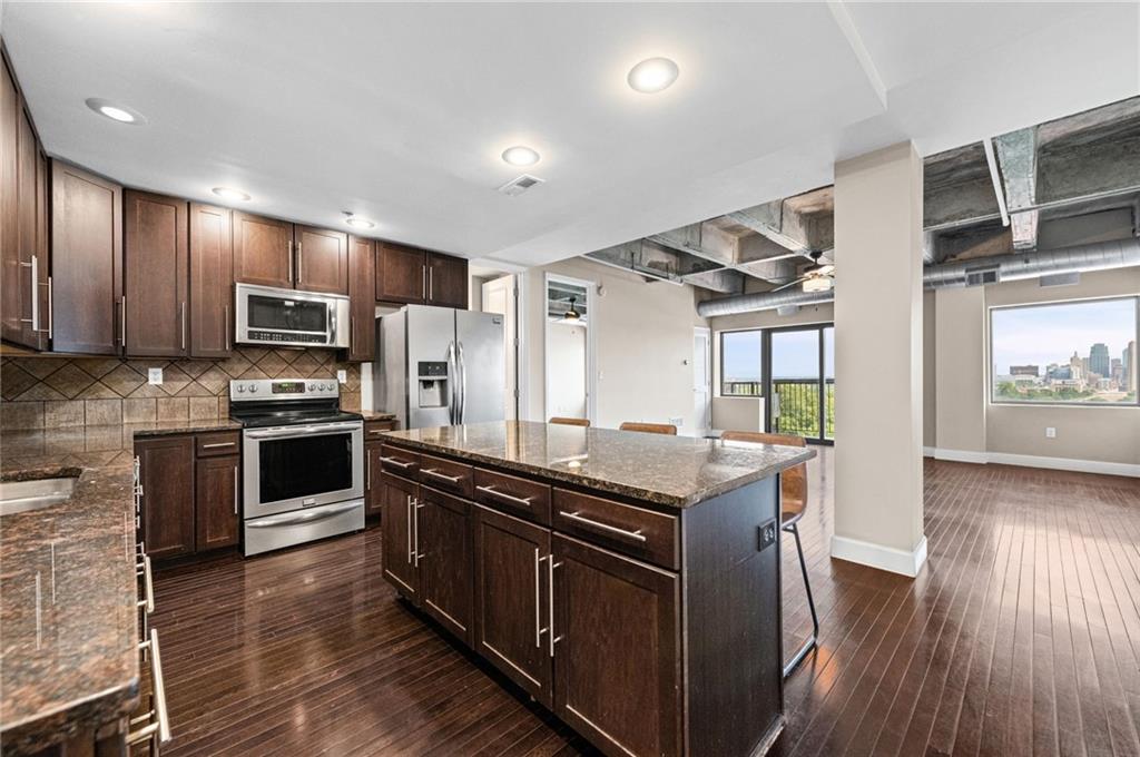 Photo of 2940 Baltimore Avenue #1303 Kansas City MO 64108
