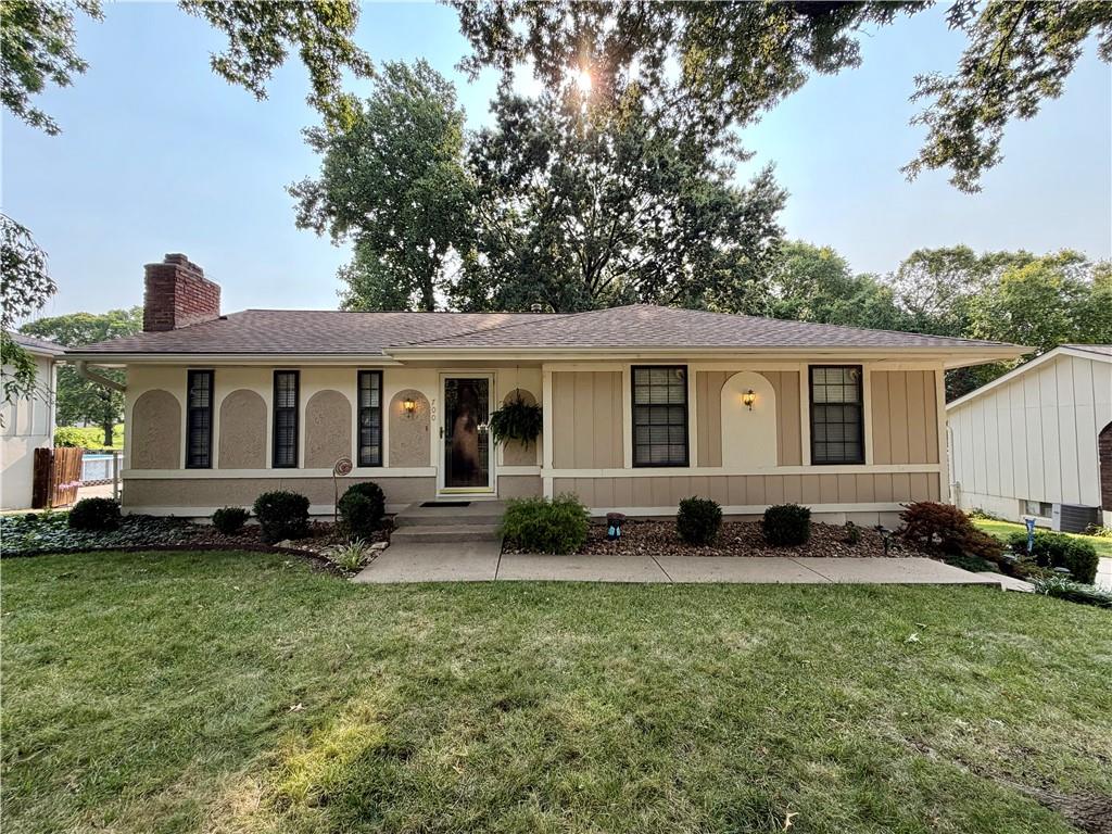 Photo of 700 SW 24th Street Blue Springs MO 64015