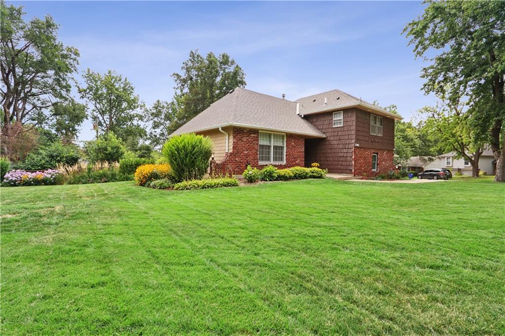 Photo of 12801 Bristol Avenue Grandview MO 64030
