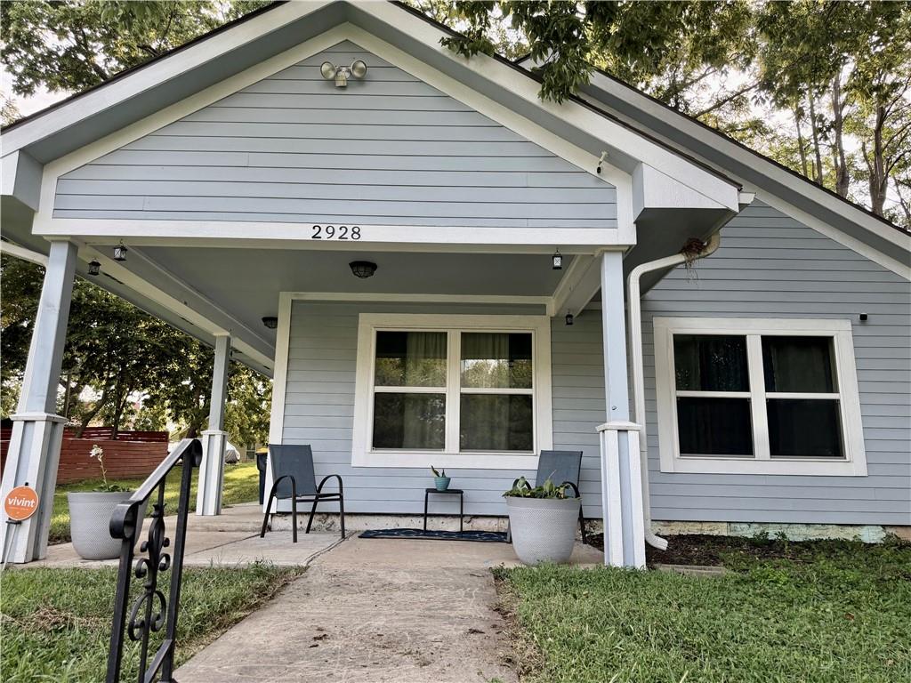 Photo of 2928 Wayne Avenue Kansas City MO 64109