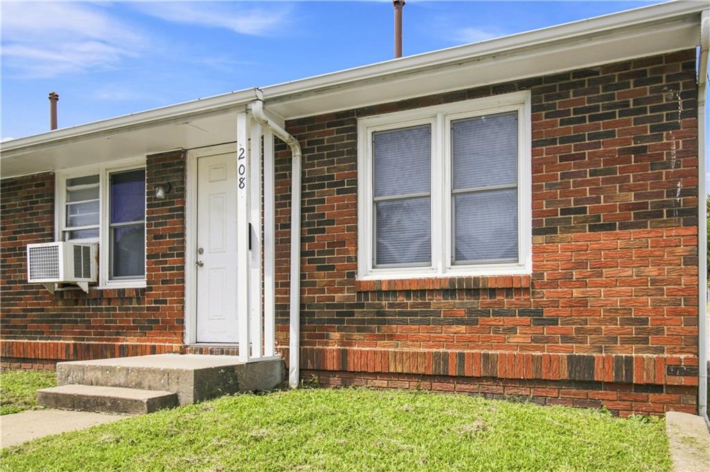 Photo of 208/210 S Maguire Street Warrensburg MO 64093