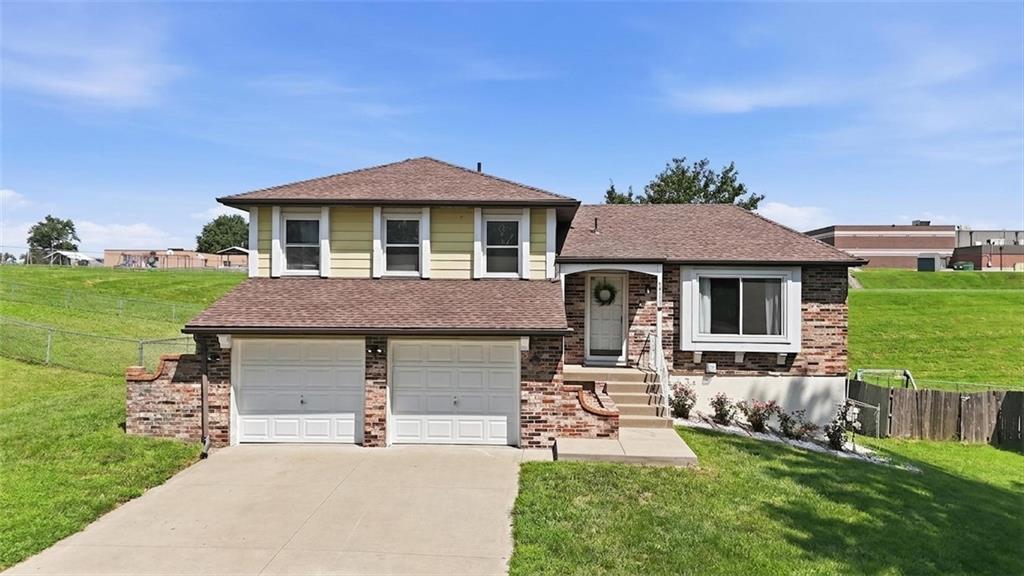 Photo of 4913 NW Downing Street Blue Springs MO 64015
