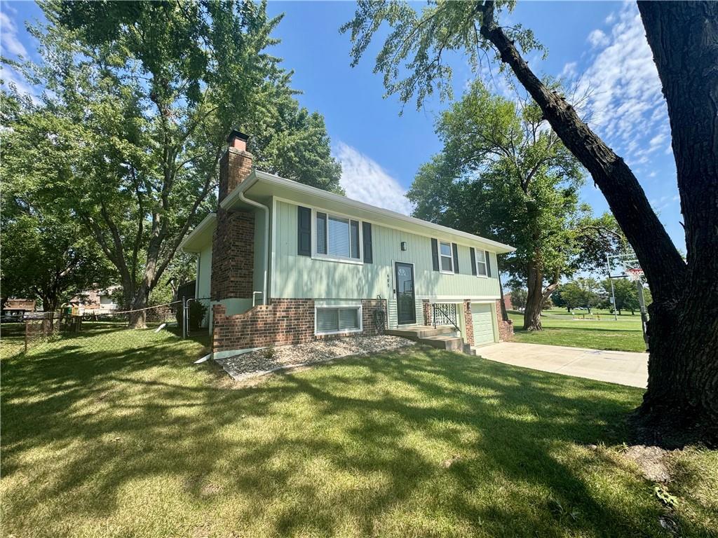 Photo of 600 SW 35th Terrace Lee's Summit MO 64082