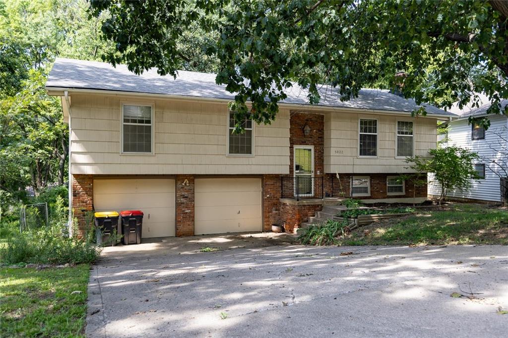 Photo of 5822 NW Aspen Lane Kansas City MO 64152