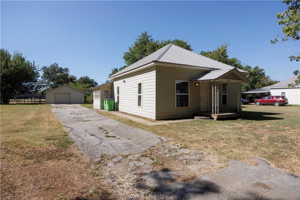 Photo of 923 E 7th Street Cherryvale KS 67335