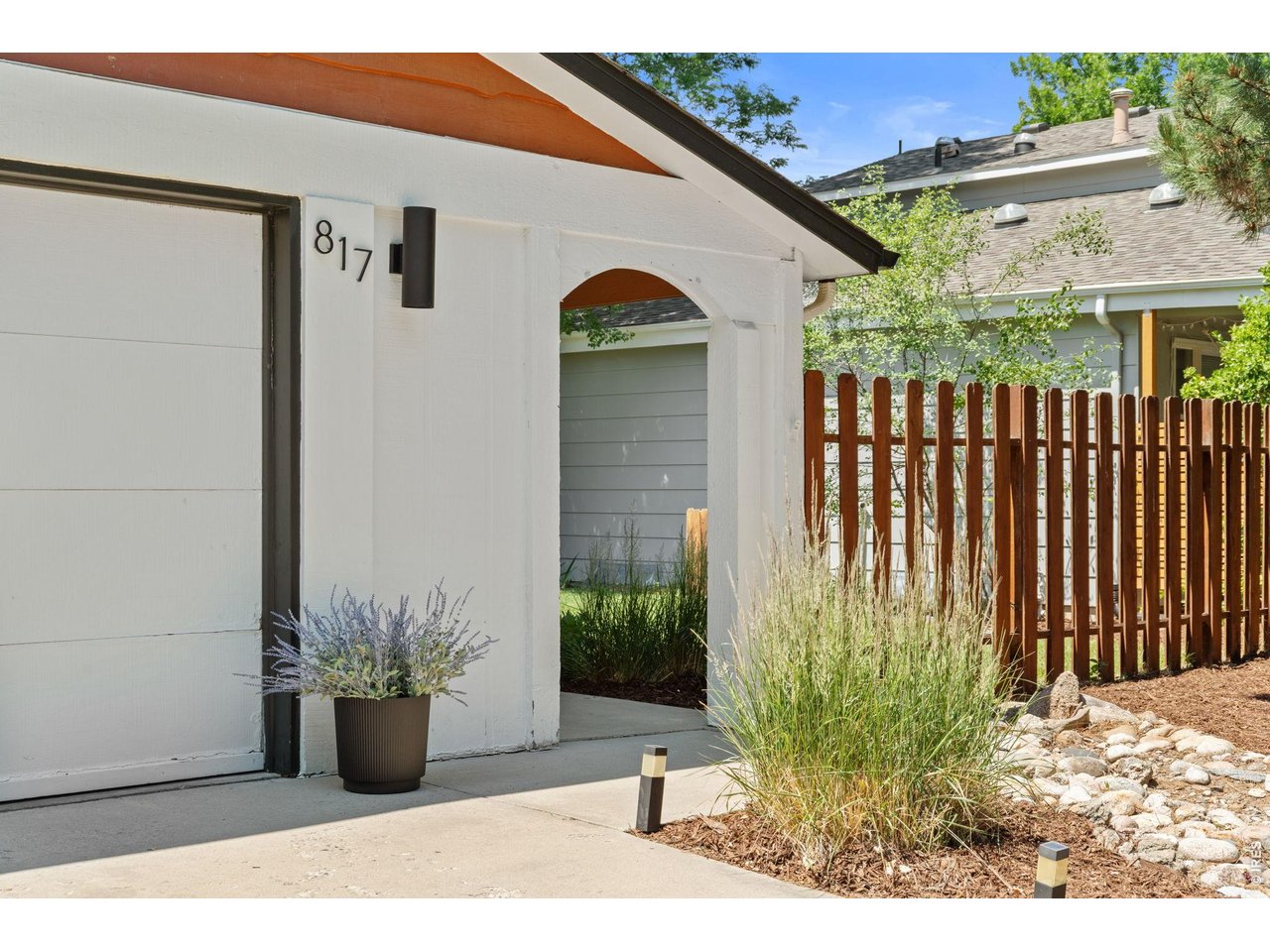 Photo of 817 Parkview Dr Fort Collins CO 80525