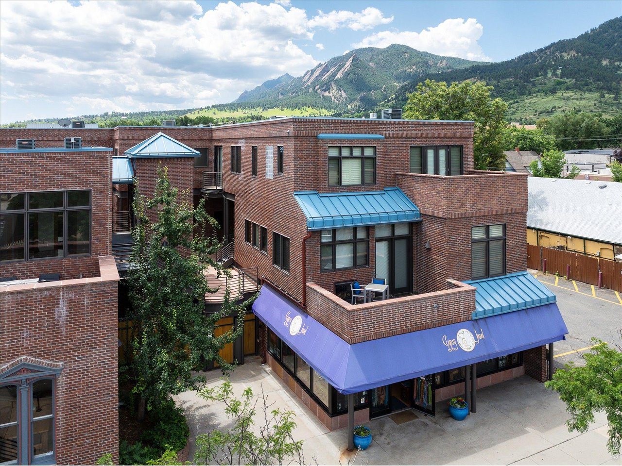 Photo of 820 Pearl St Boulder CO 80302