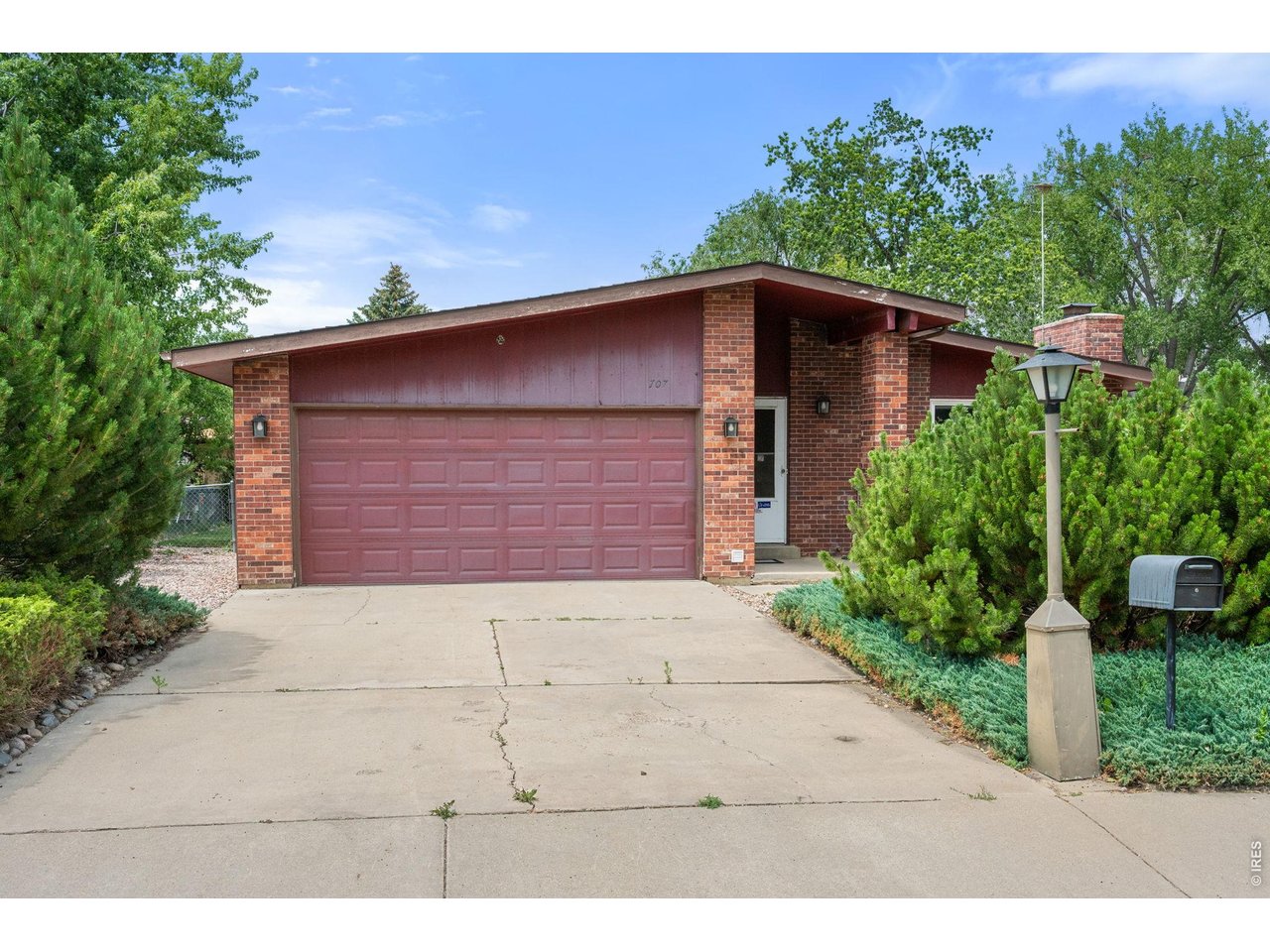 Photo of 707 Hilltop St Longmont CO 80504
