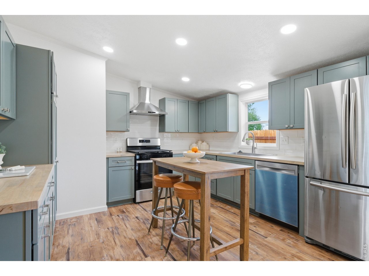 Photo of 108 E Douglas Rd Fort Collins CO 80524