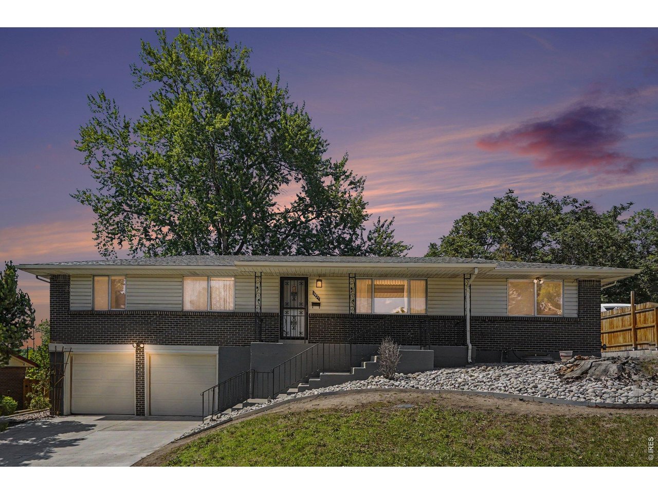 Photo of 7927 Elmwood Ln Denver CO 80221