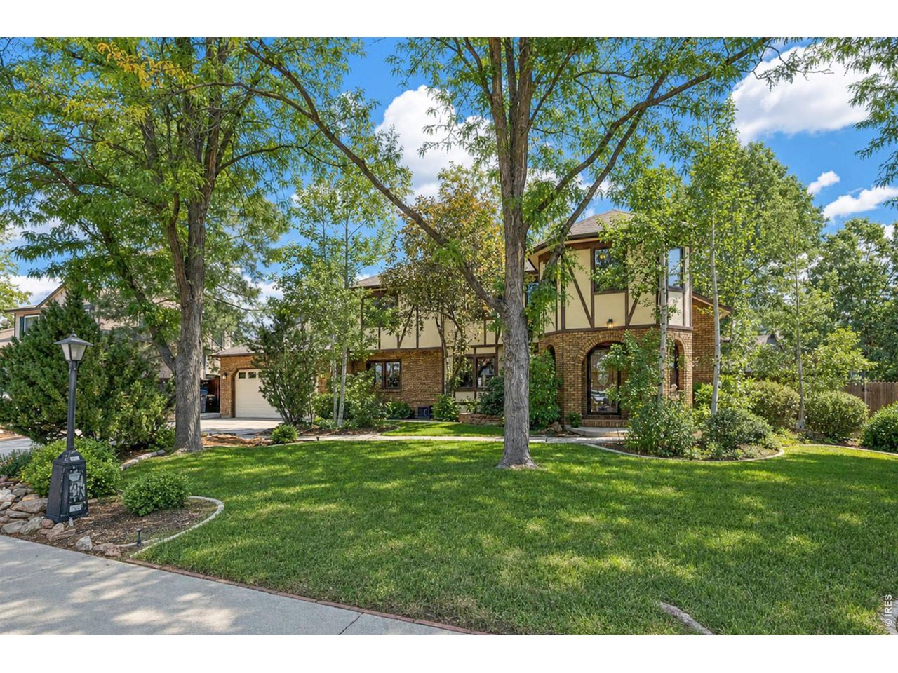 Photo of 1224 Twin Peaks Cir Longmont CO 80503