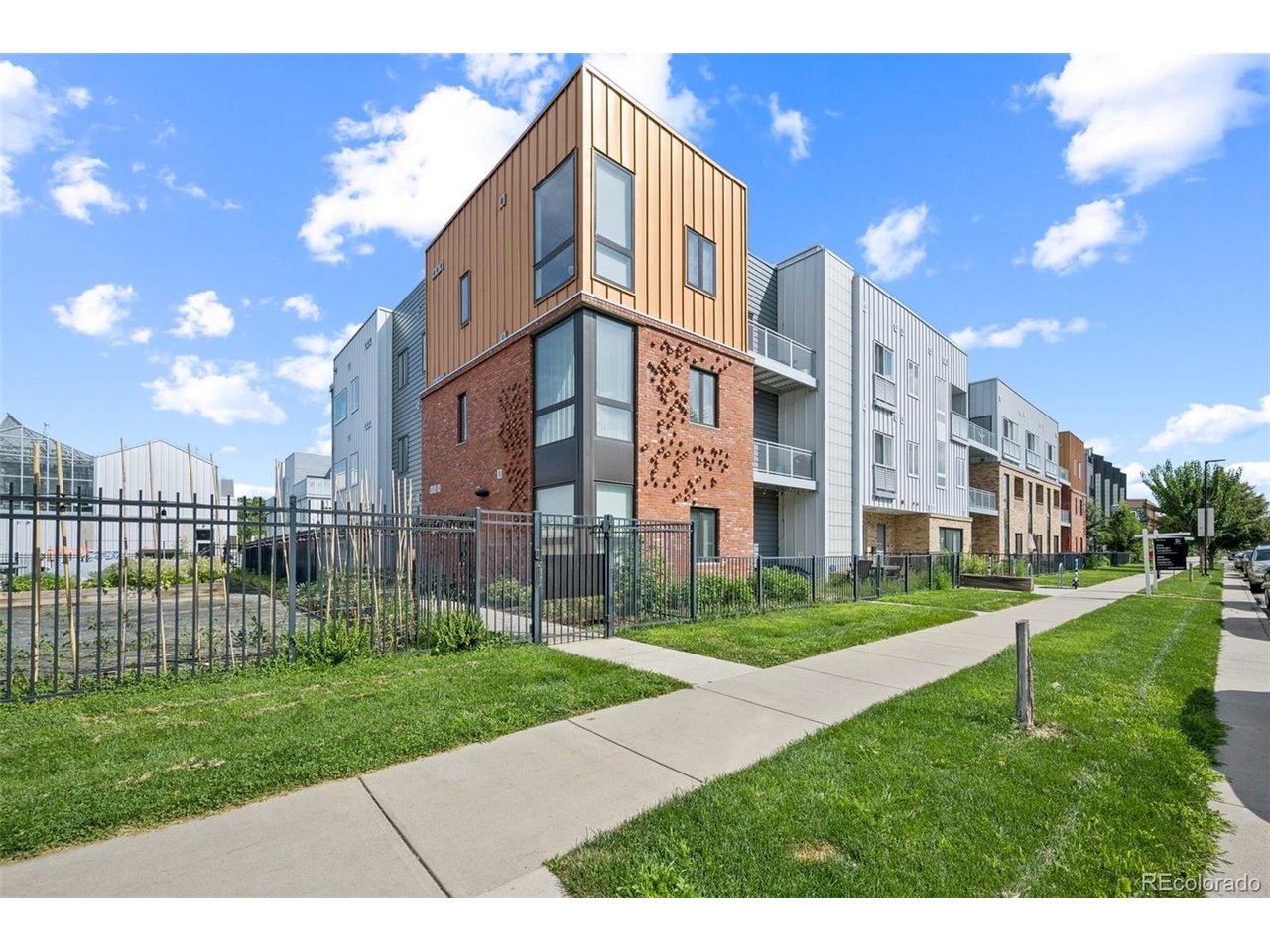 Photo of 2525 Arapahoe St #RD213 Denver CO 80205