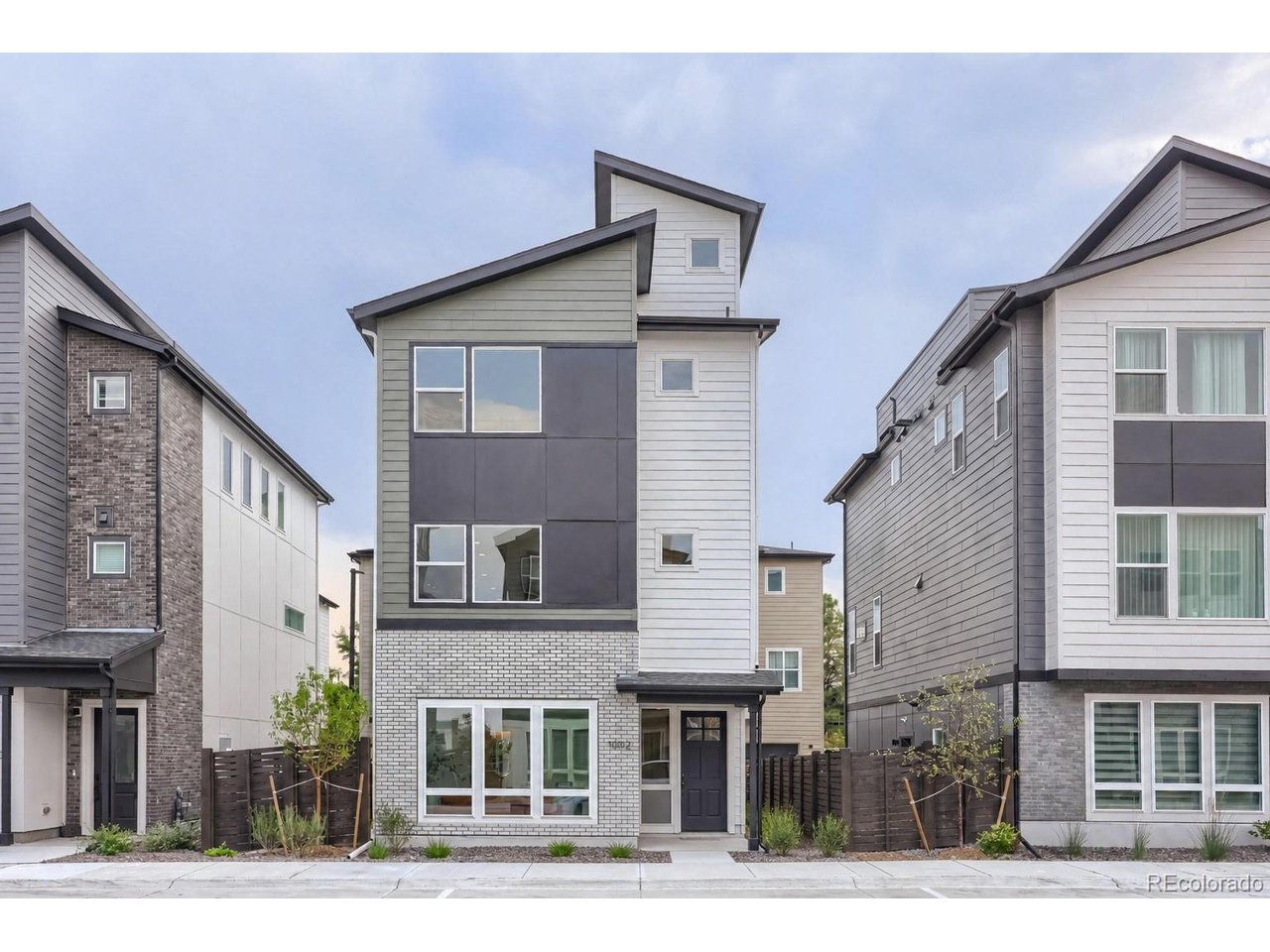 Photo of 11002 E Hinsdale Cir Centennial CO 80112