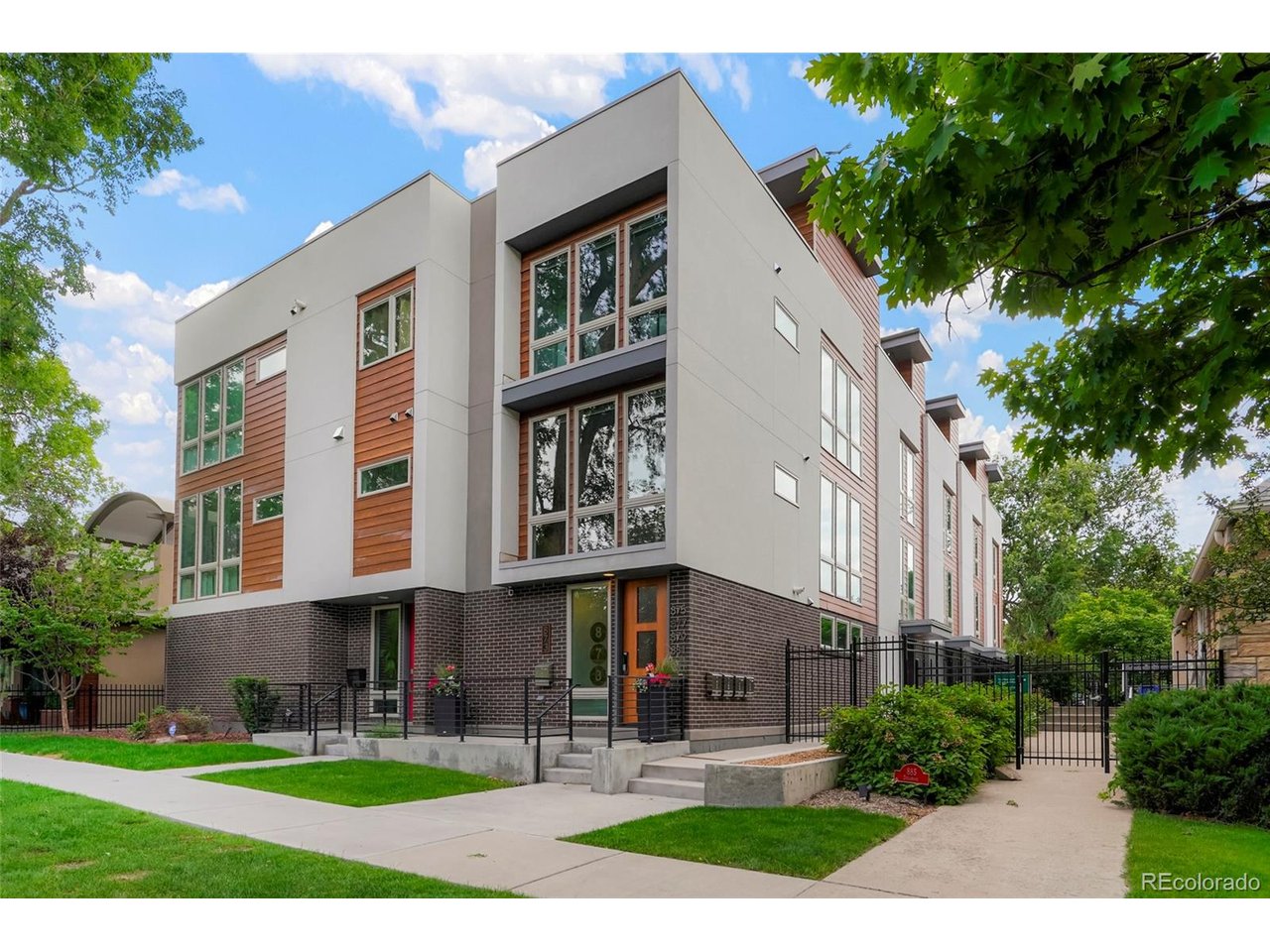 Photo of 879 Delaware St Denver CO 80204