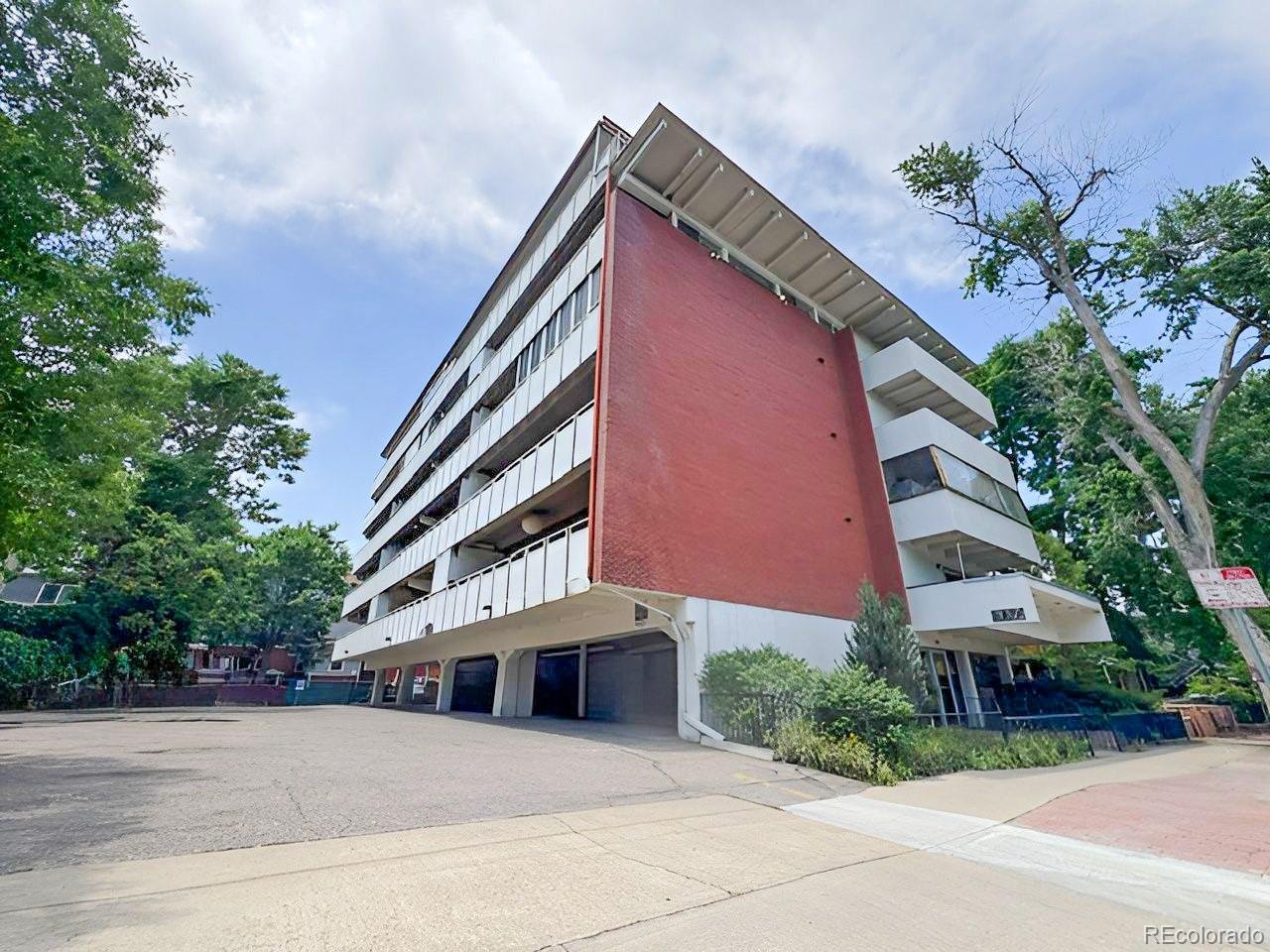 Photo of 937 N Clarkson St #206 Denver CO 80218