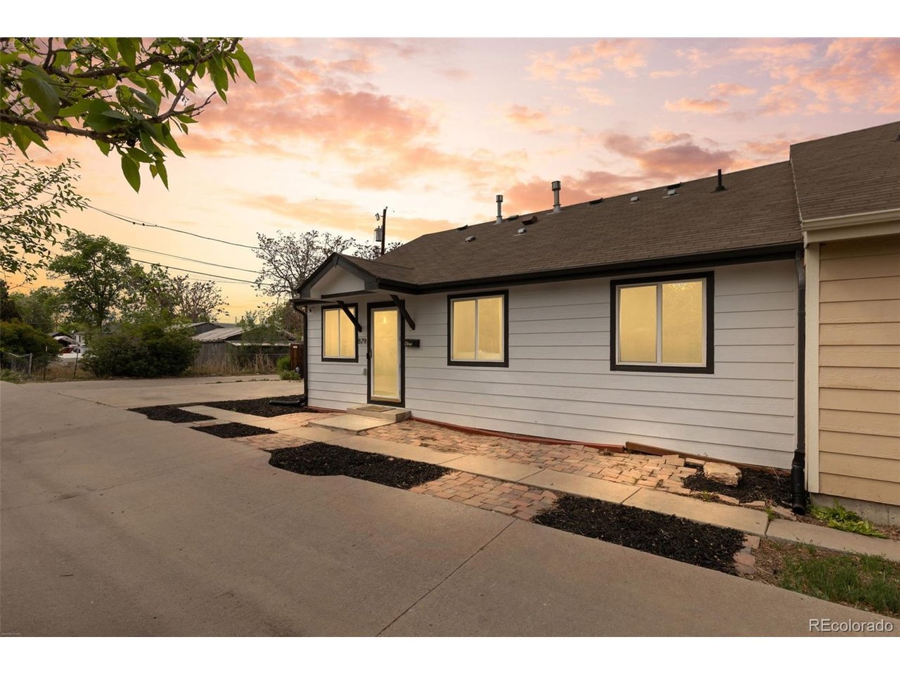 Photo of 879 S Newton St Denver CO 80219