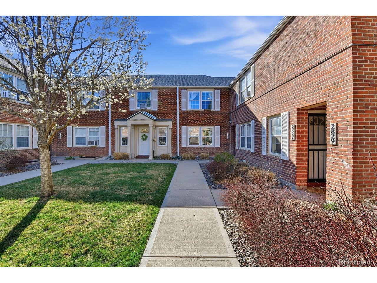 Photo of 2823 Jasmine St Denver CO 80207
