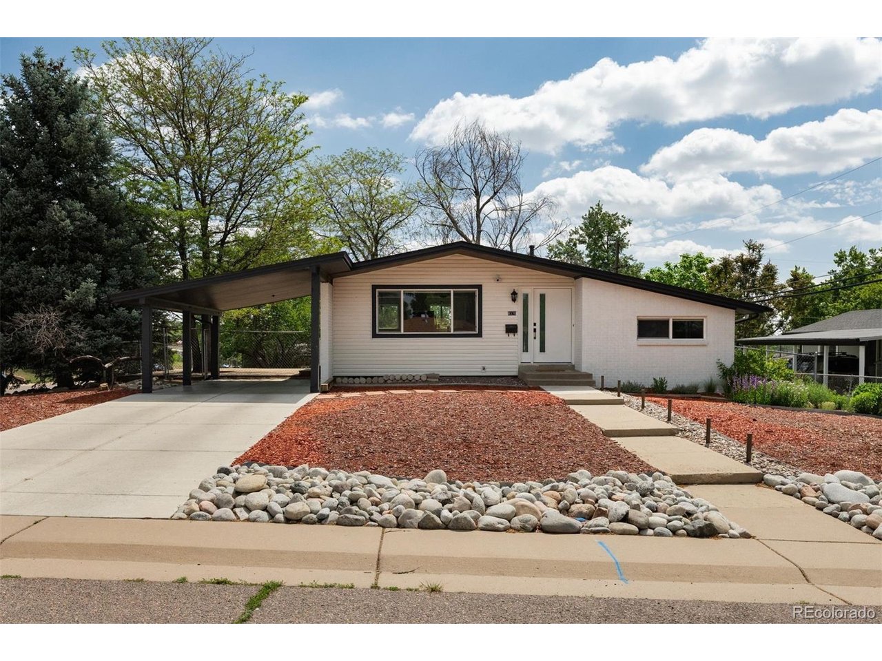 Photo of 8370 Quivira Dr Denver CO 80229