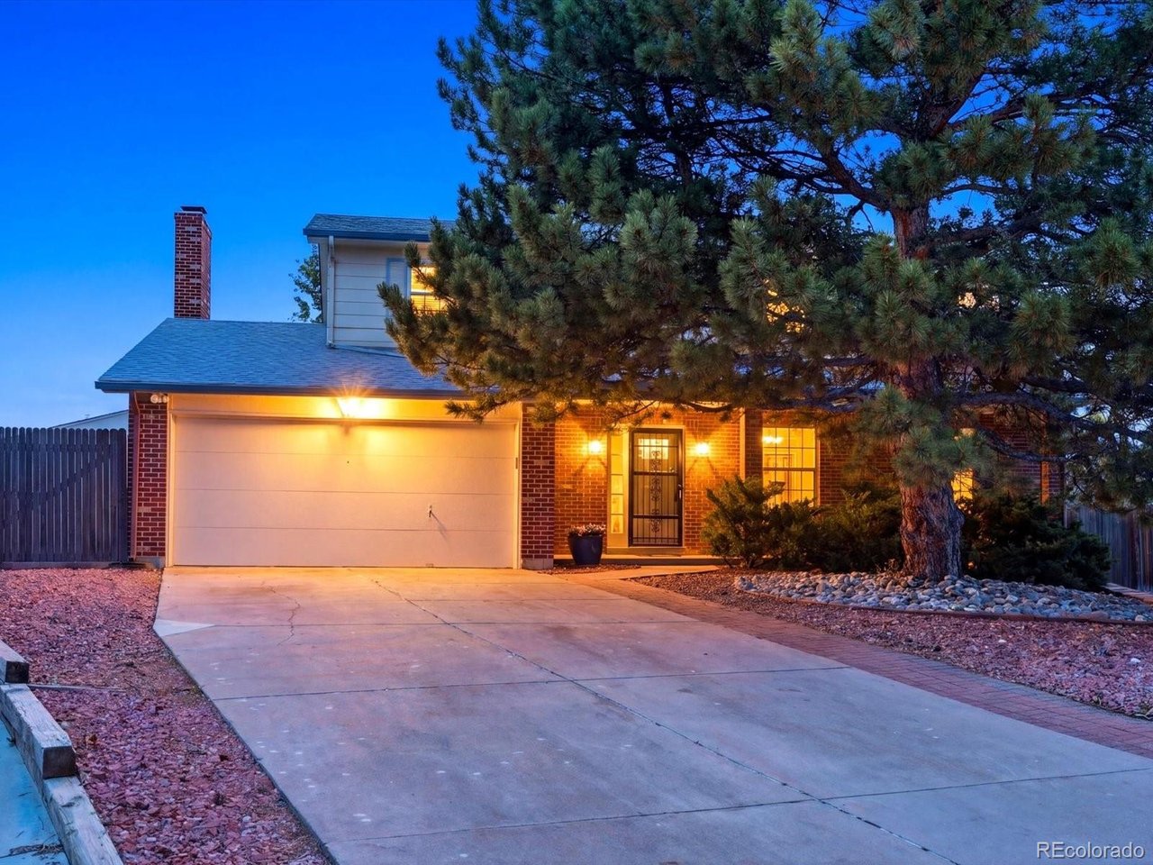 Photo of 8158 W Frost Pl Littleton CO 80128