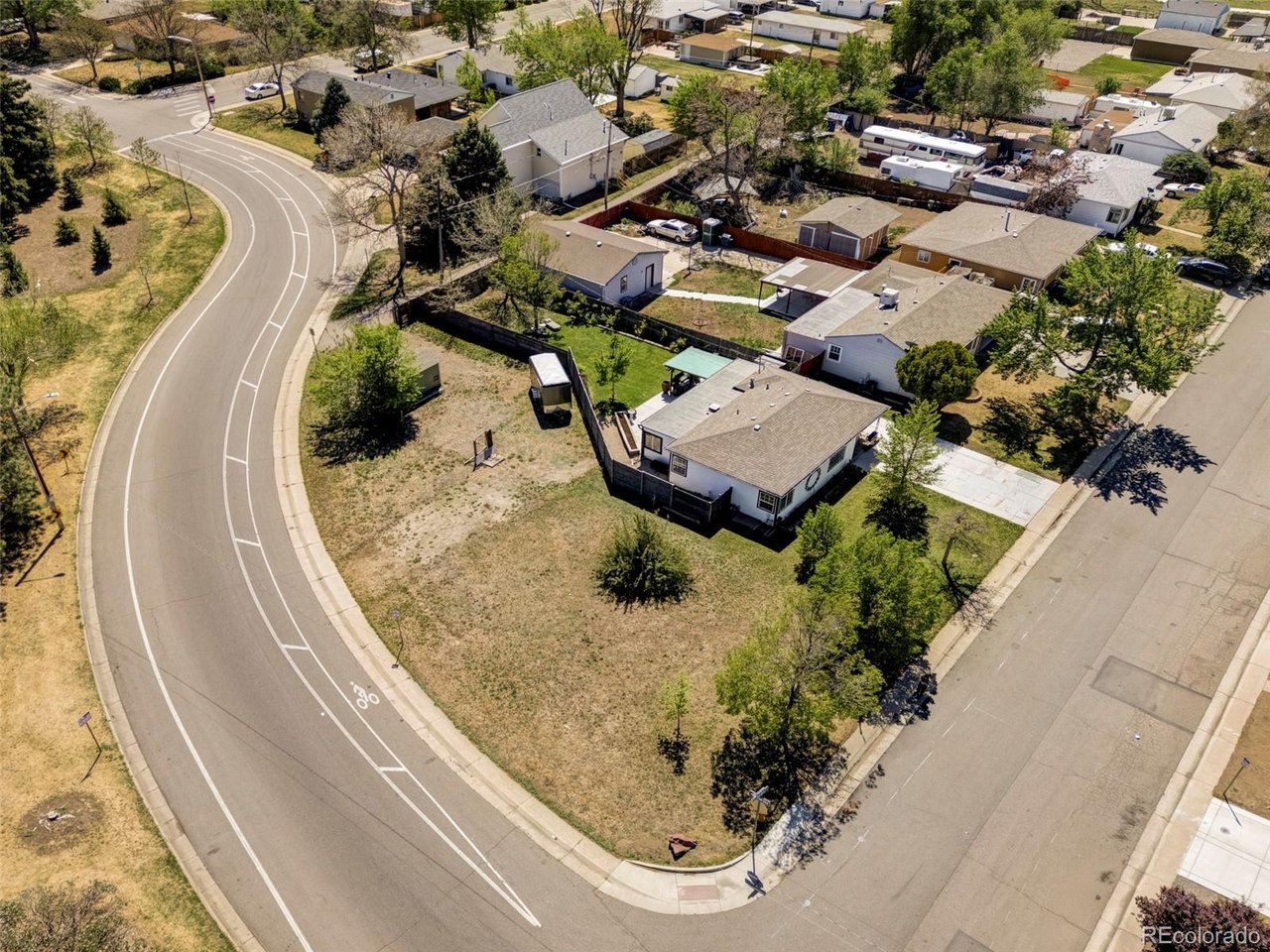 Photo of 910 S Alcott St Denver CO 80219