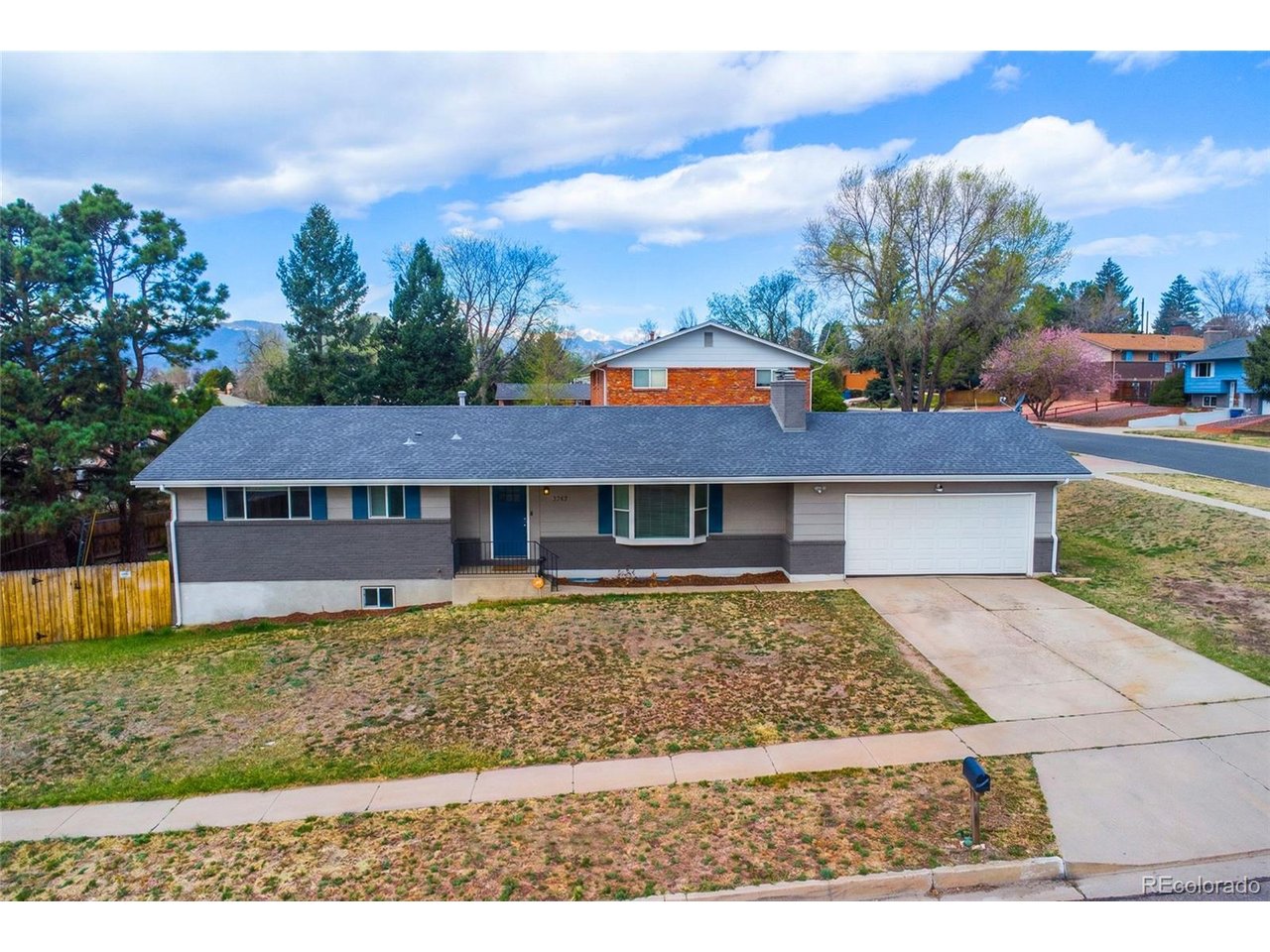 Photo of 2122 Sussex Ln Colorado Springs CO 80909