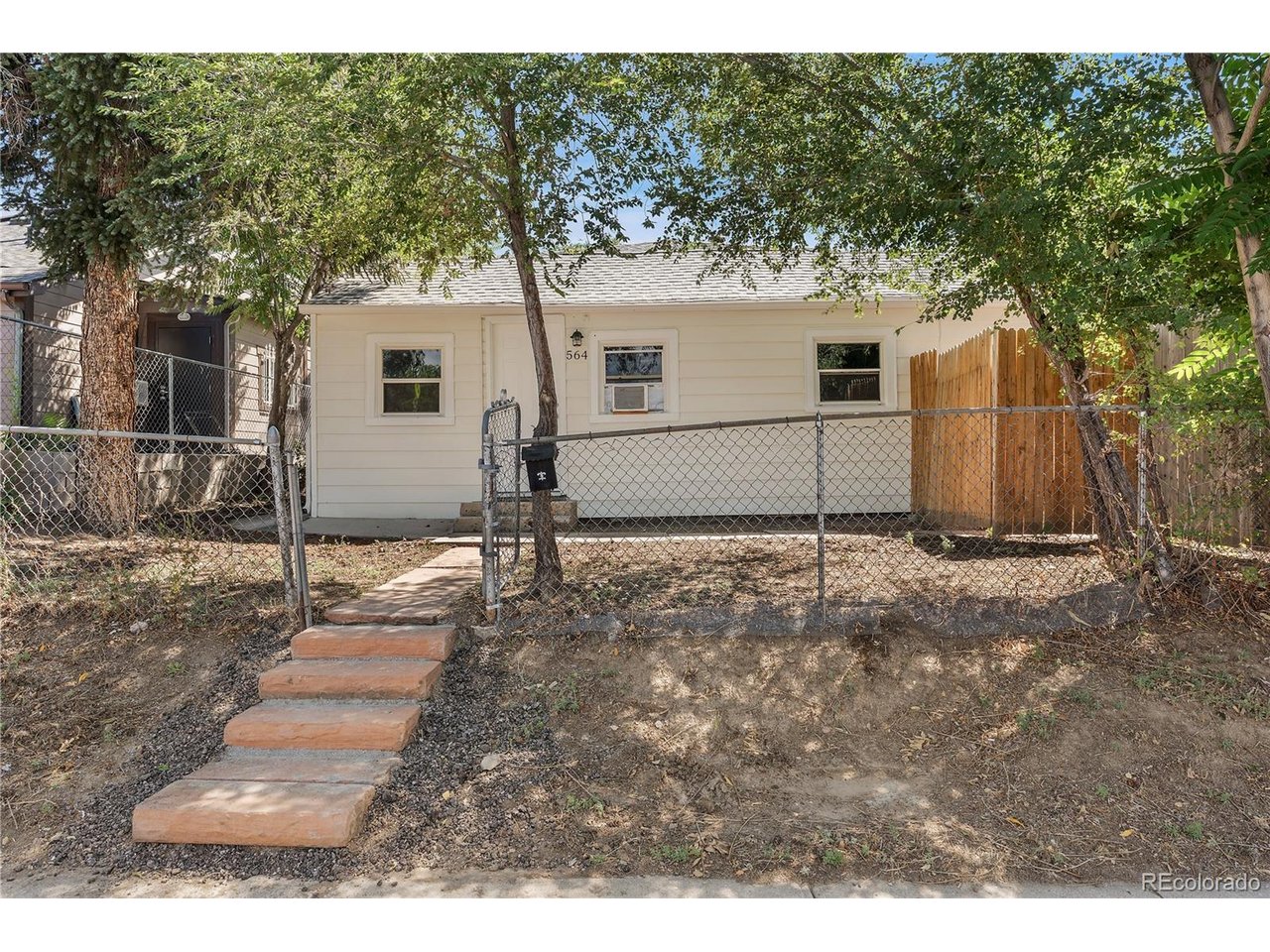 Photo of 564 S Stuart St Denver CO 80219