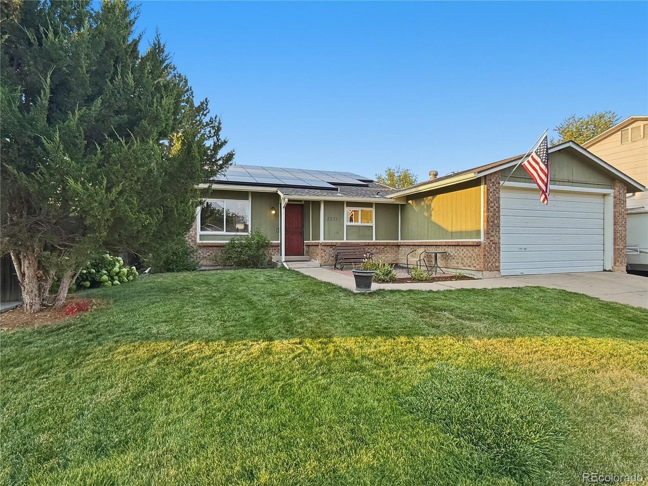 Photo of 3221 Queen Ct Broomfield CO 80020