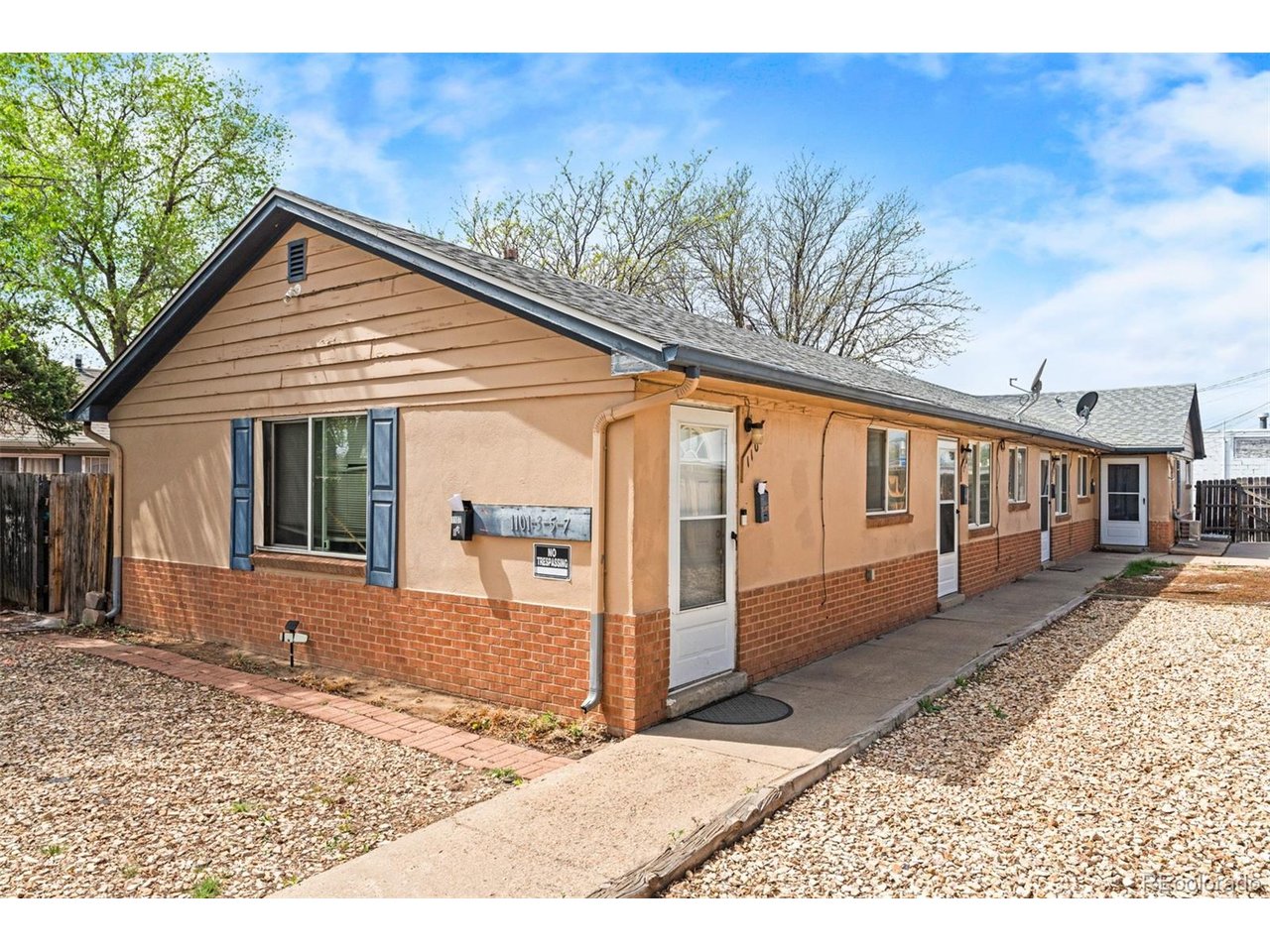 Photo of 1101 Akron St Aurora CO 80010