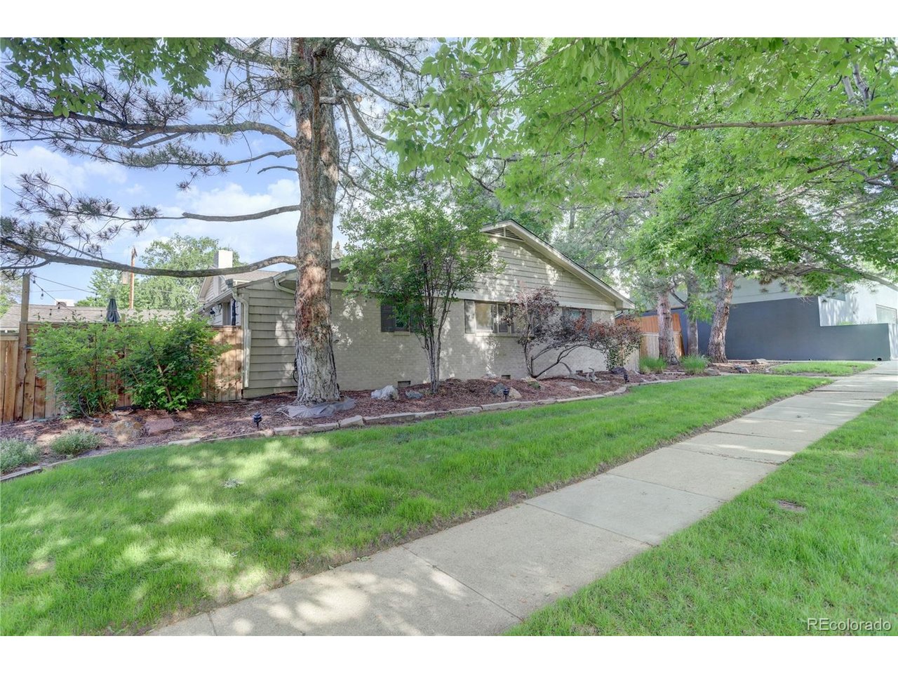 Photo of 551 Detroit St Denver CO 80206
