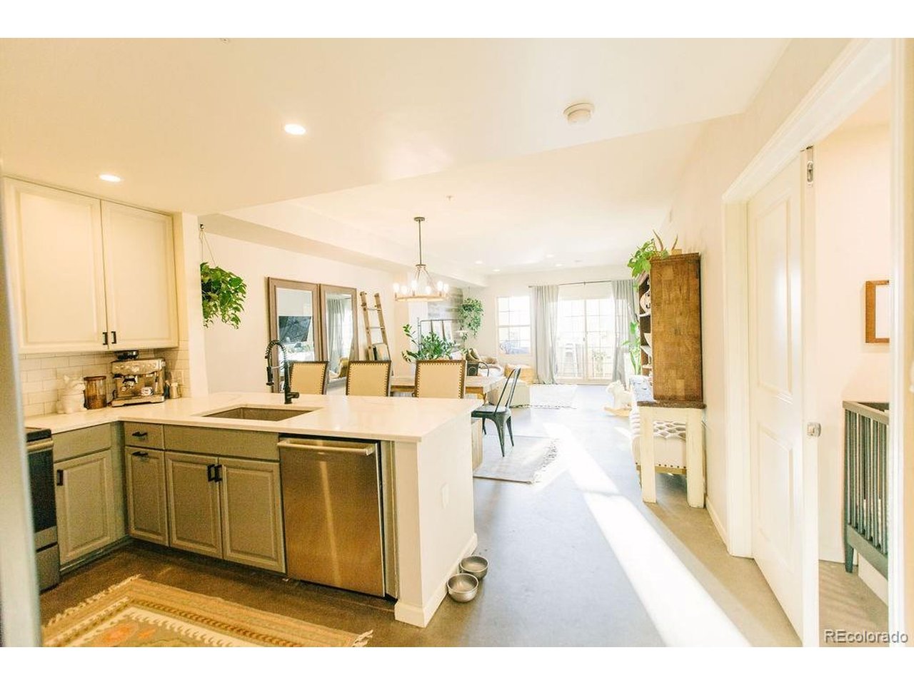 Photo of 925 N Lincoln St #4D Denver CO 80203
