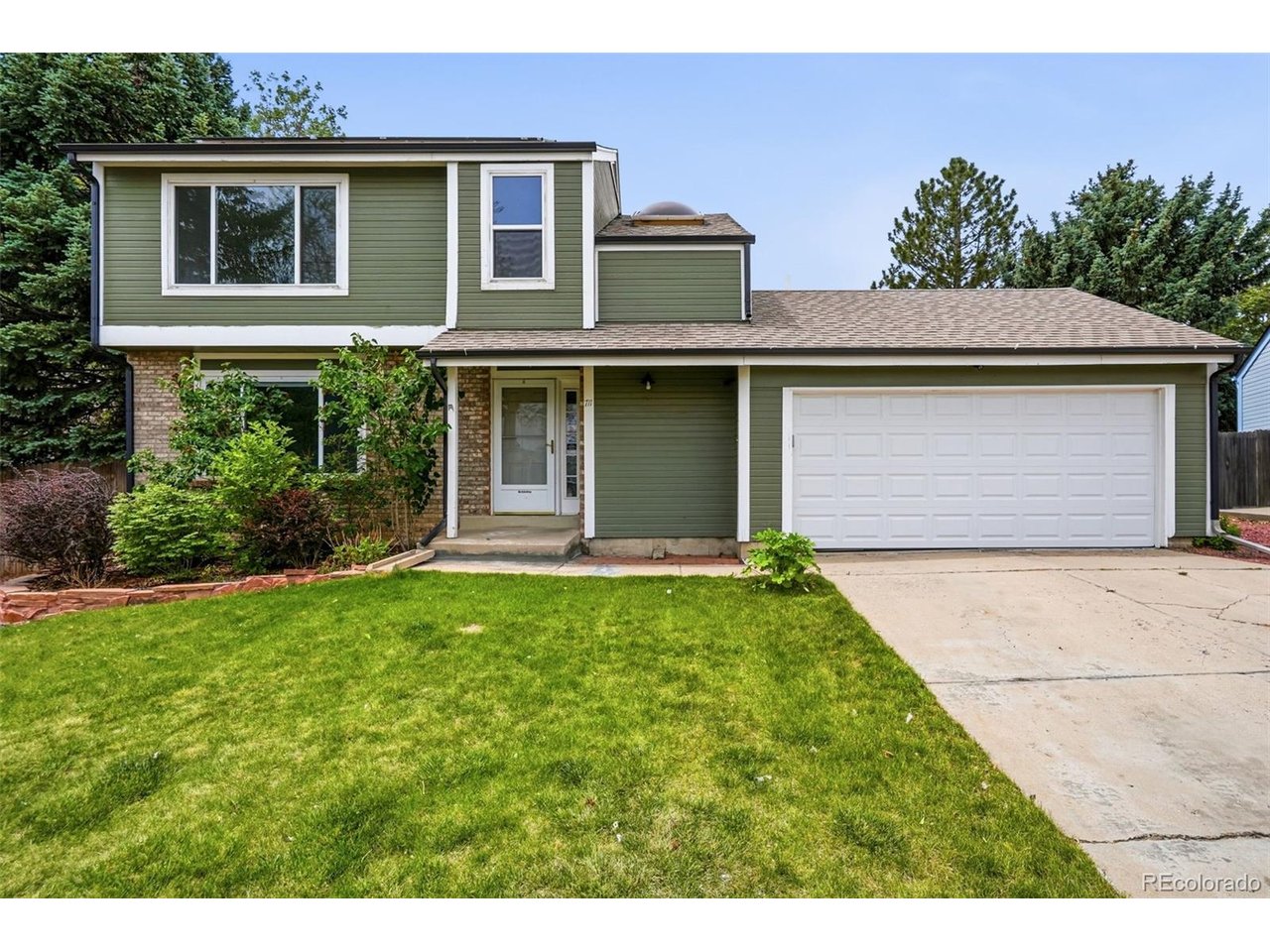 Photo of 711 S Granby Cir Aurora CO 80012