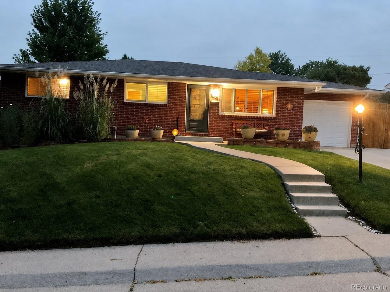 Photo of 5416 S Lakeview St Littleton CO 80120