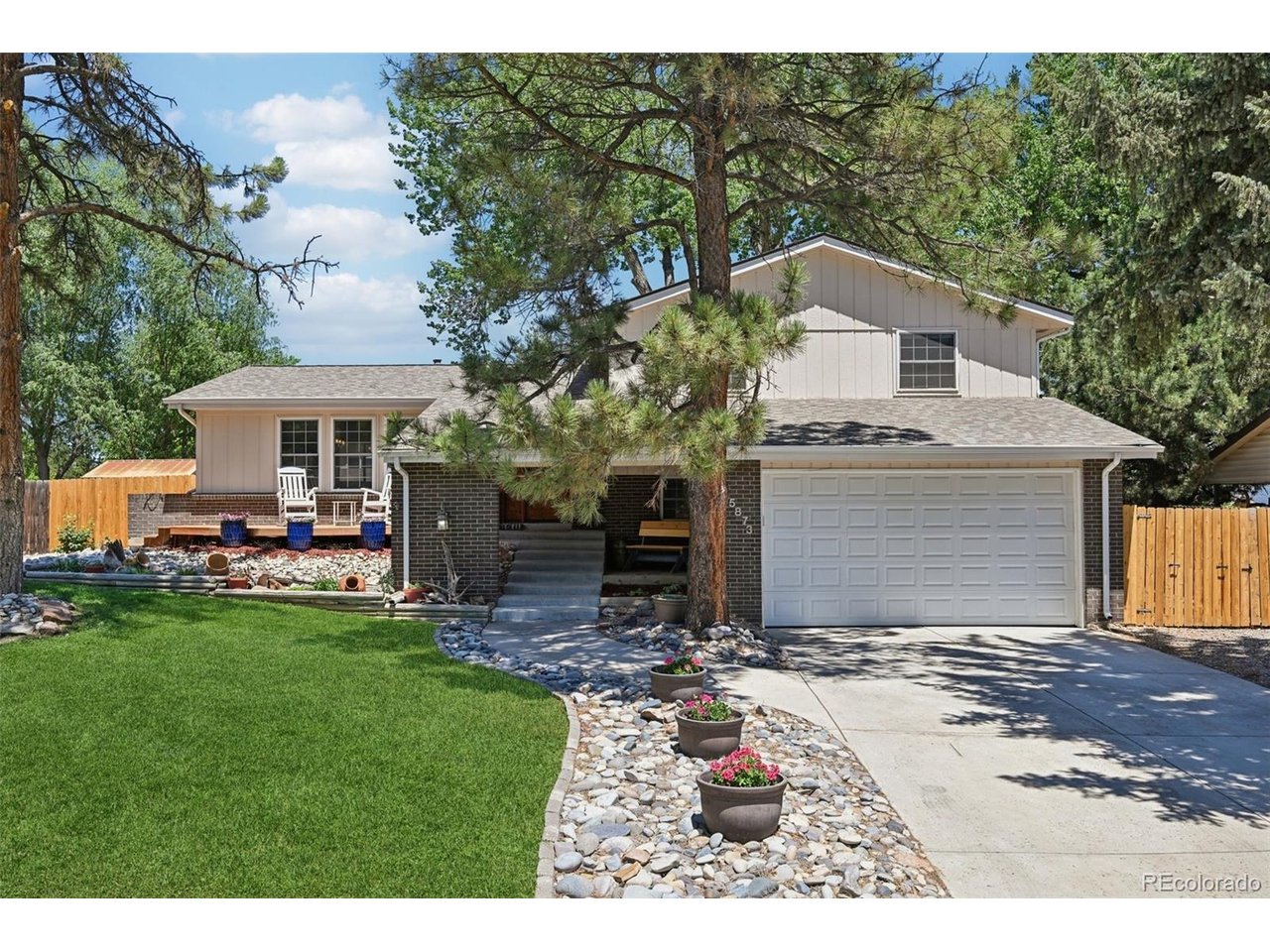 Photo of 5873 W Maplewood Dr Littleton CO 80123