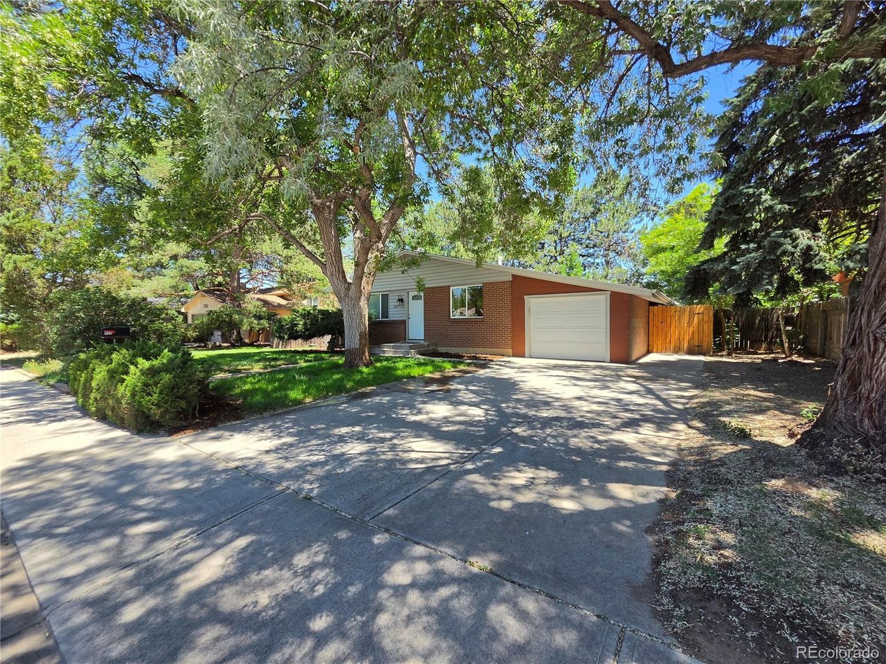 Photo of 900 S Pratt Pkwy Longmont CO 80501