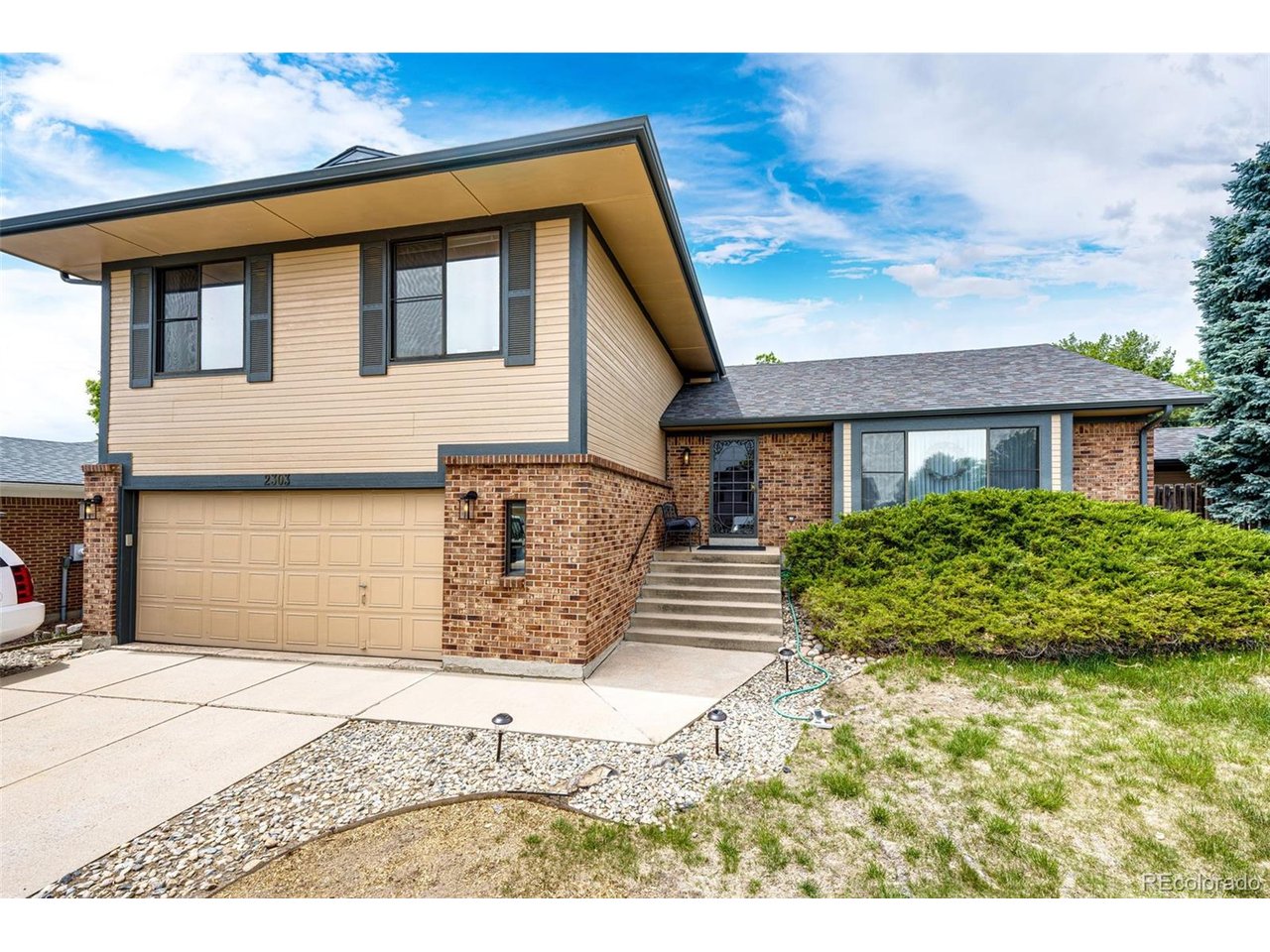 Photo of 2303 S Eldridge Ct Lakewood CO 80228