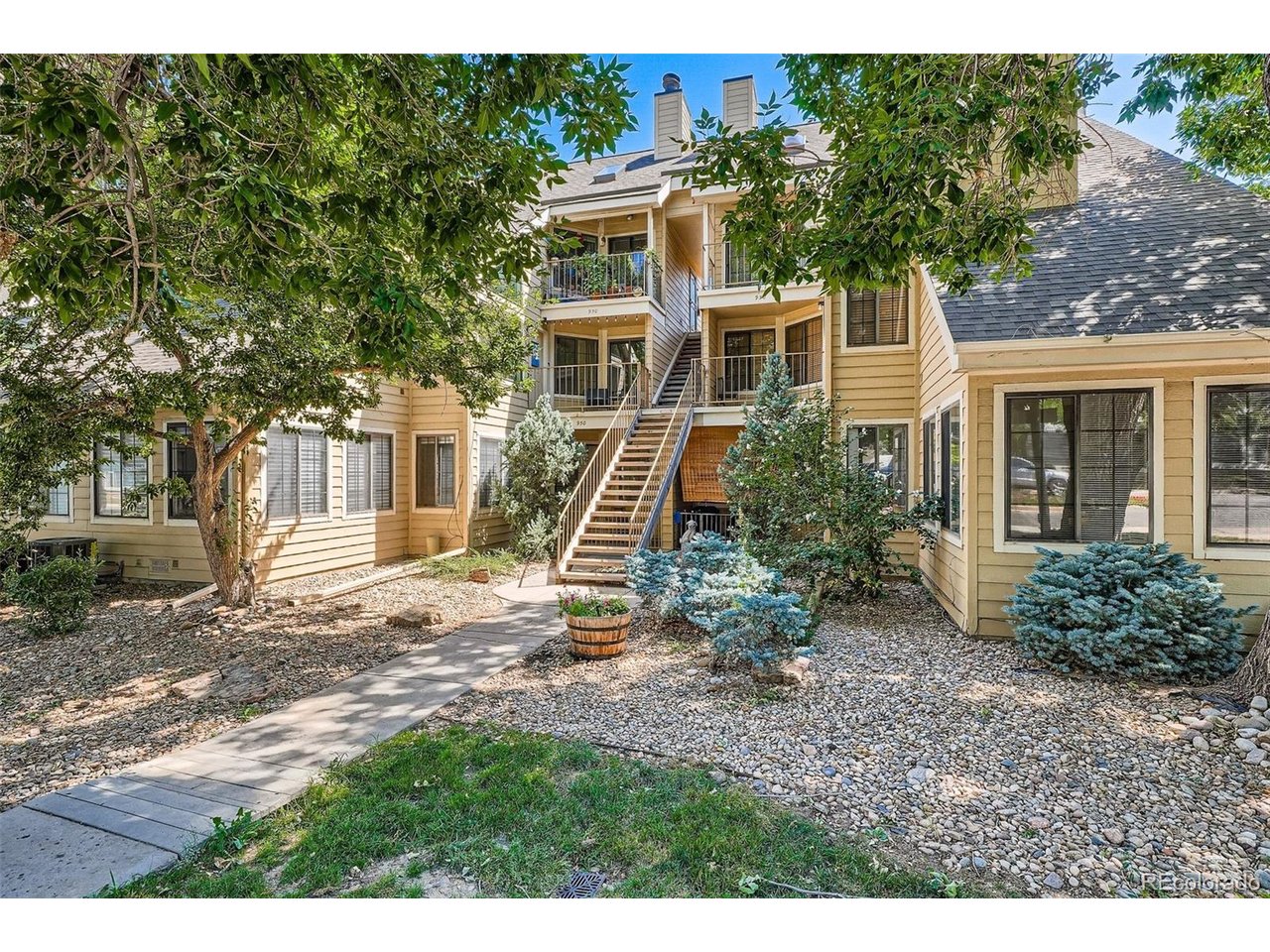 Photo of 950 S Dahlia St #C Denver CO 80246