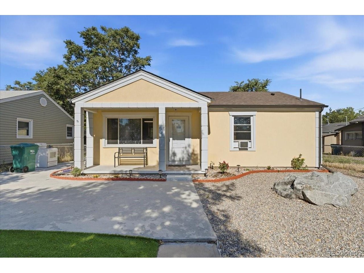 Photo of 1725 Dayton St Aurora CO 80010