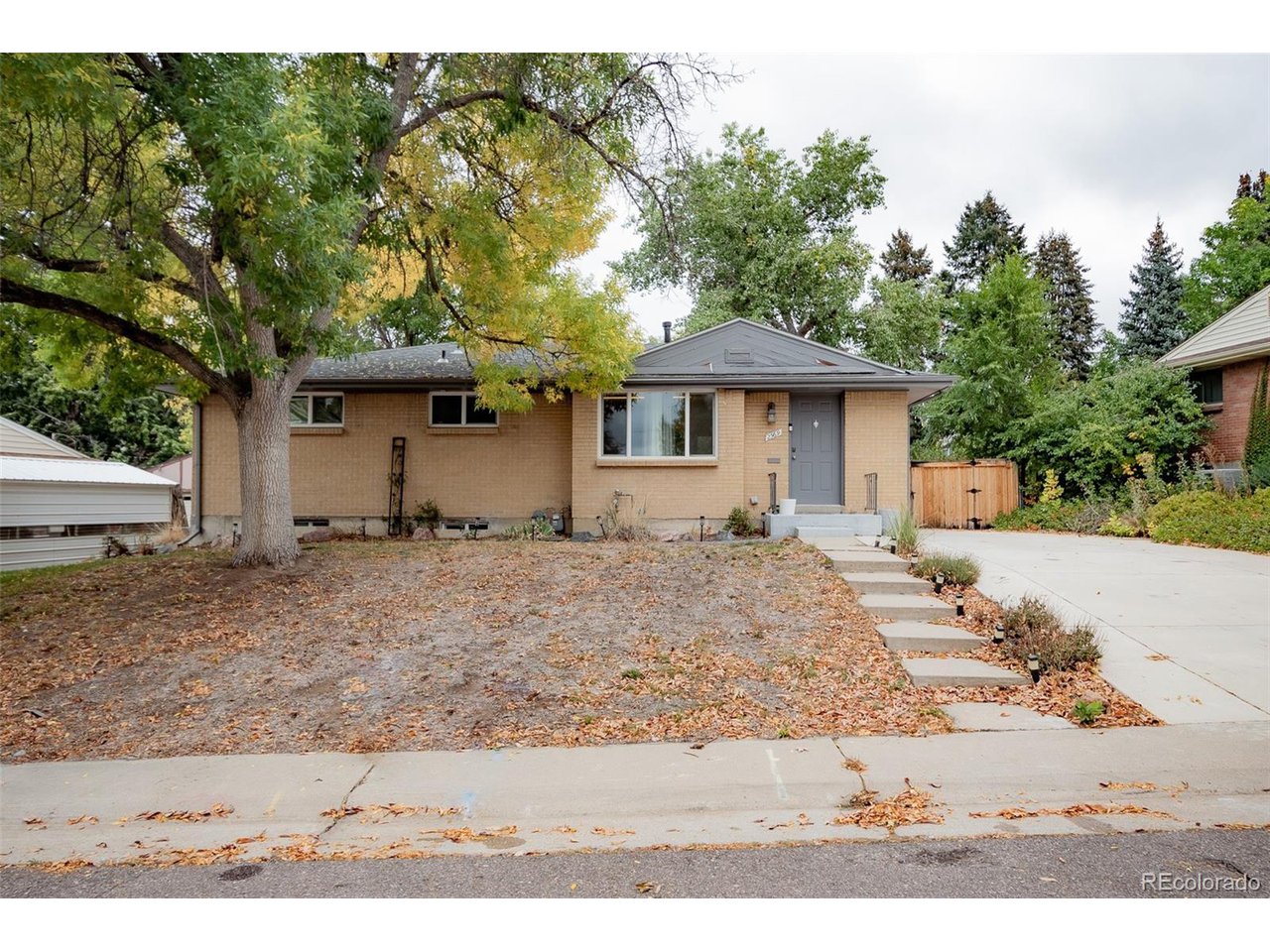 Photo of 2569 E Cresthill Ave Centennial CO 80121